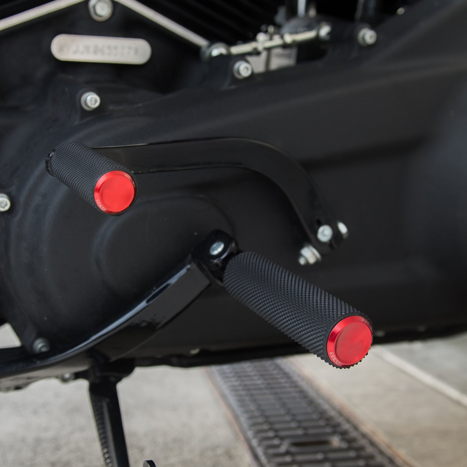 Knurled Footpegs, Red