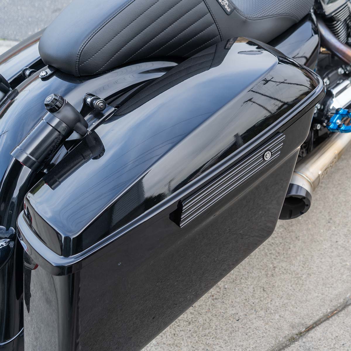 10-Gauge® Saddlebag Latch Covers, All Black 14-2023 FLT