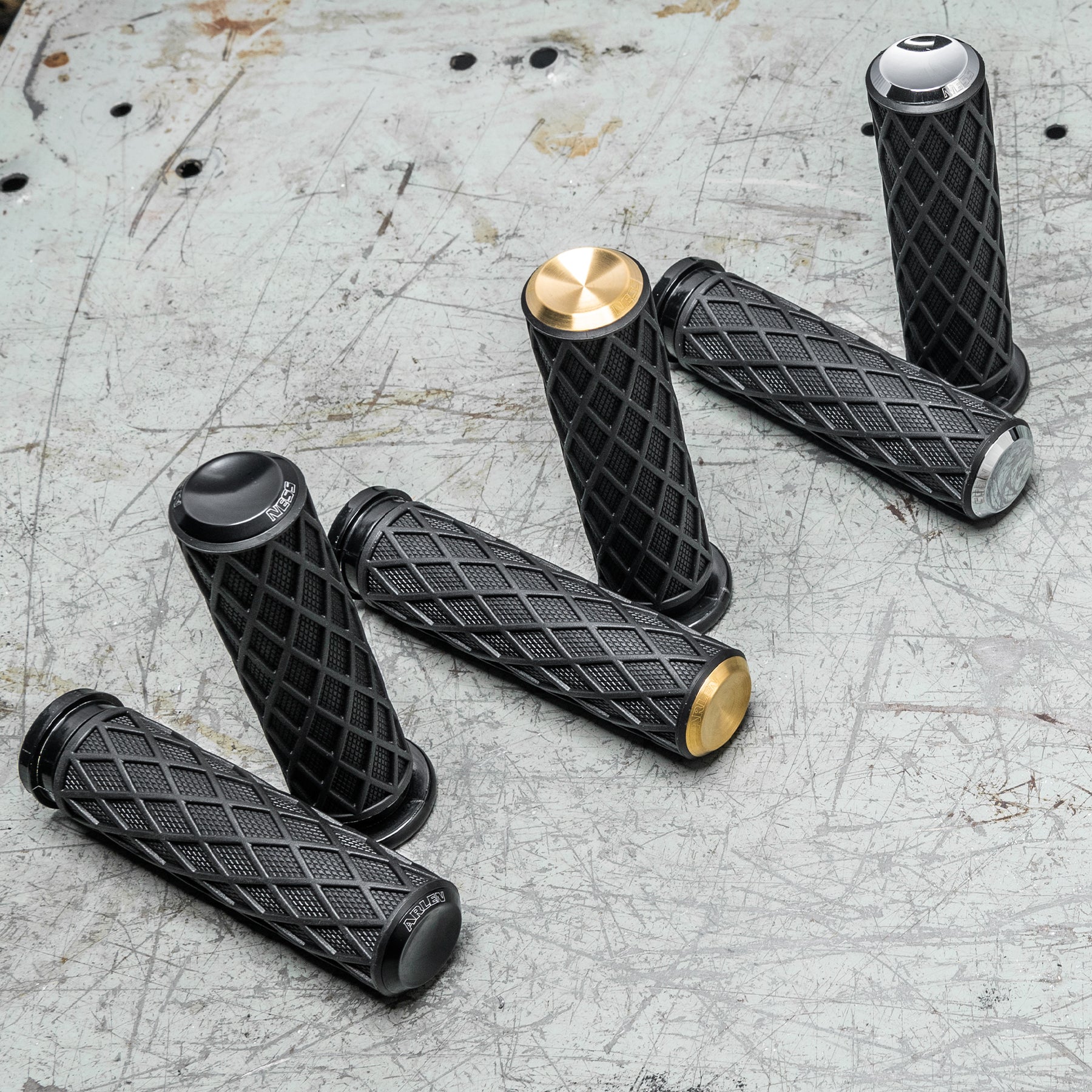 Diamond Grips, Brass