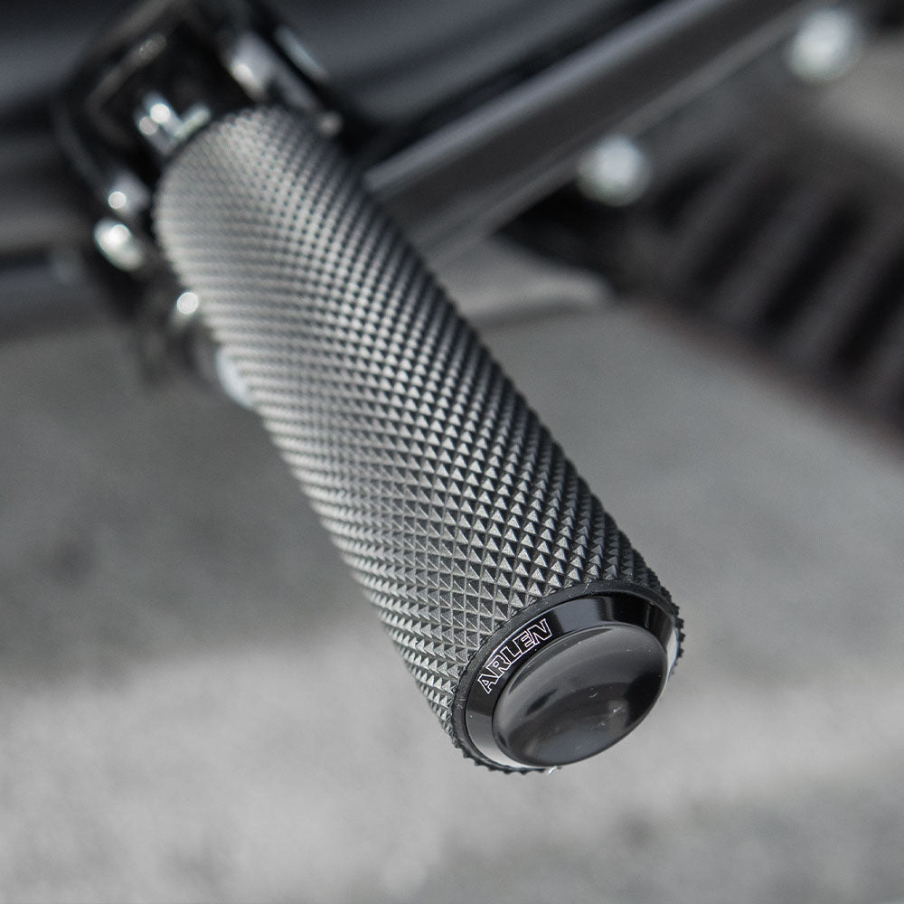 Knurled Footpegs, Black