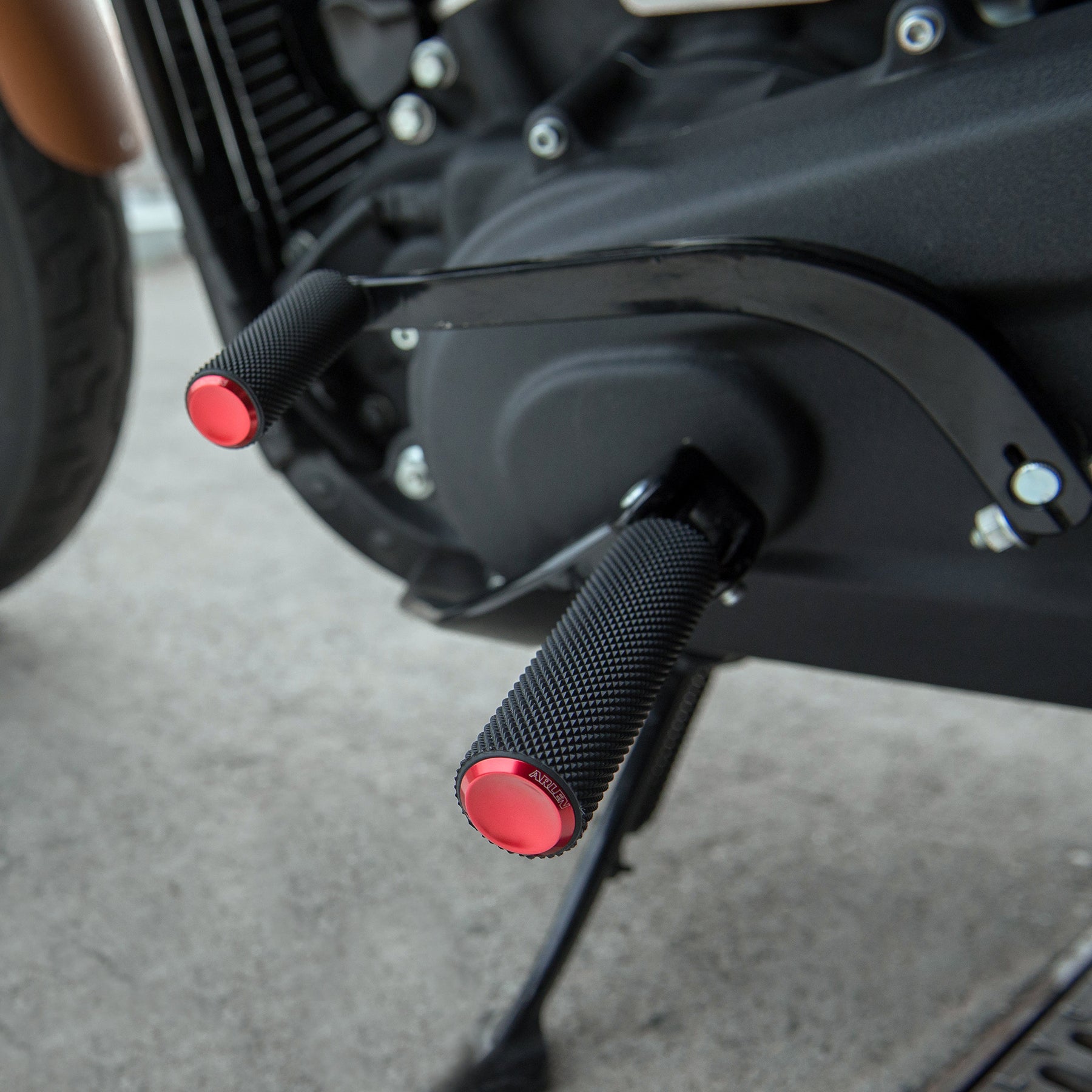 Knurled Footpegs, Red