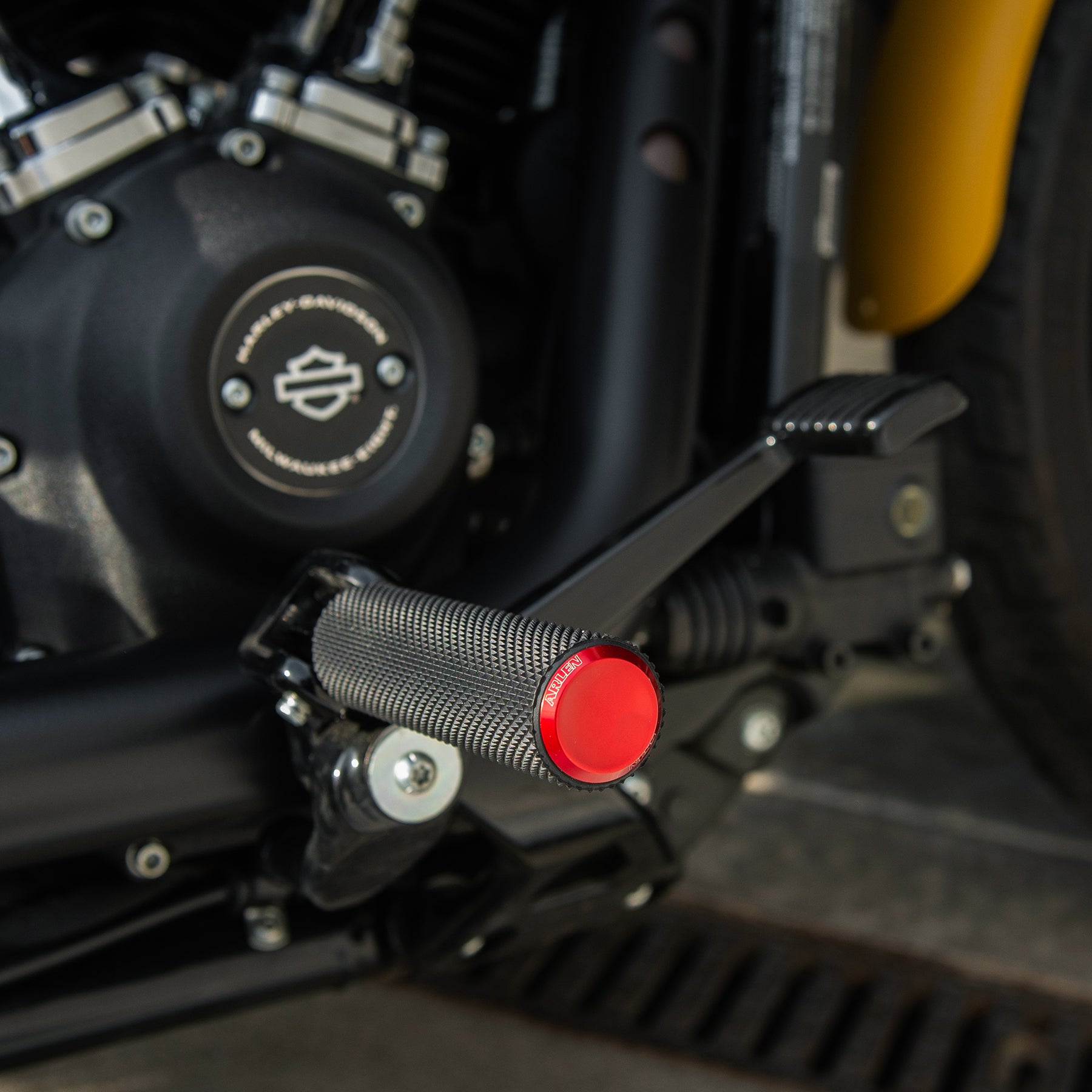 Knurled Footpegs, Red