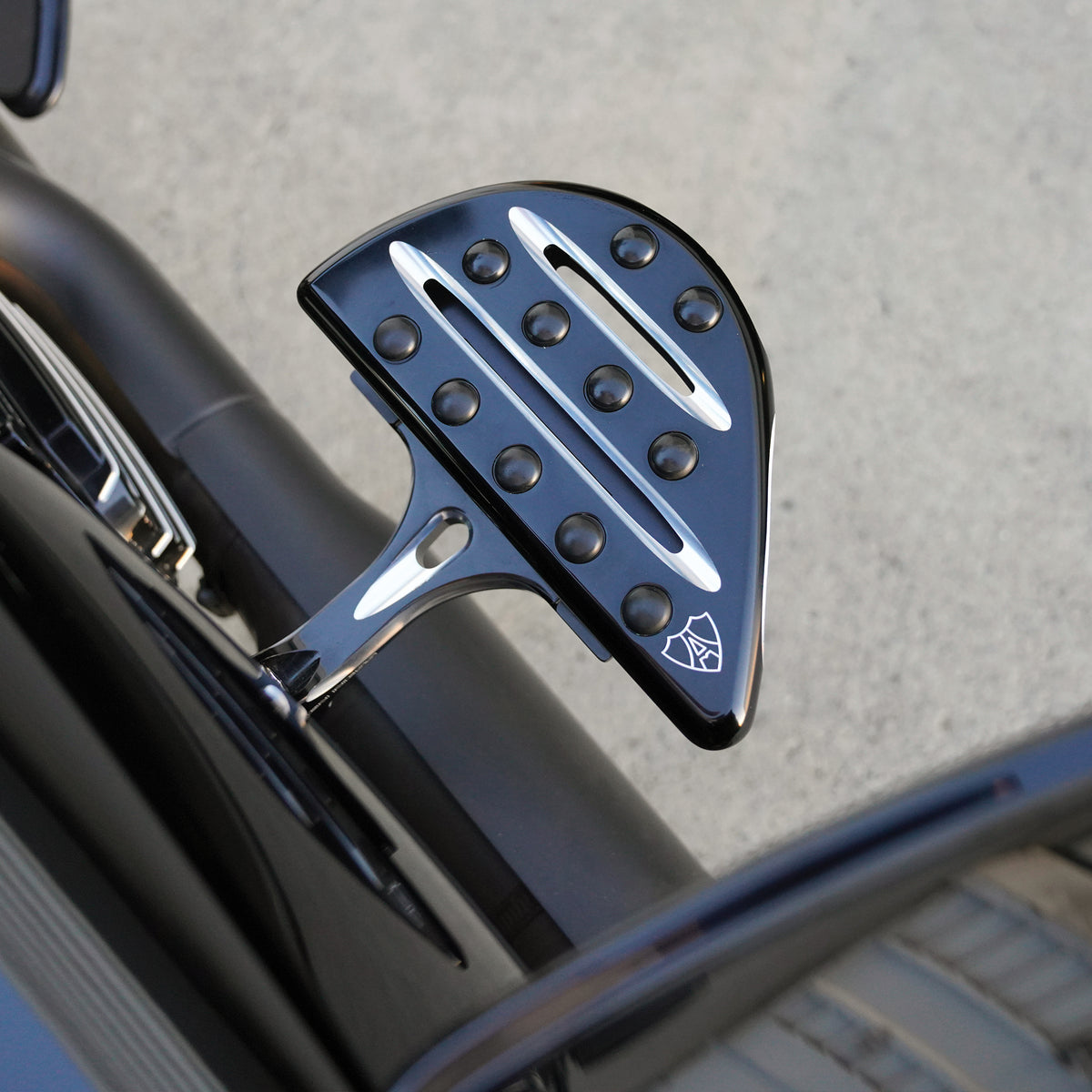 forged-passenger-floorboard-mounts-black-arlenness